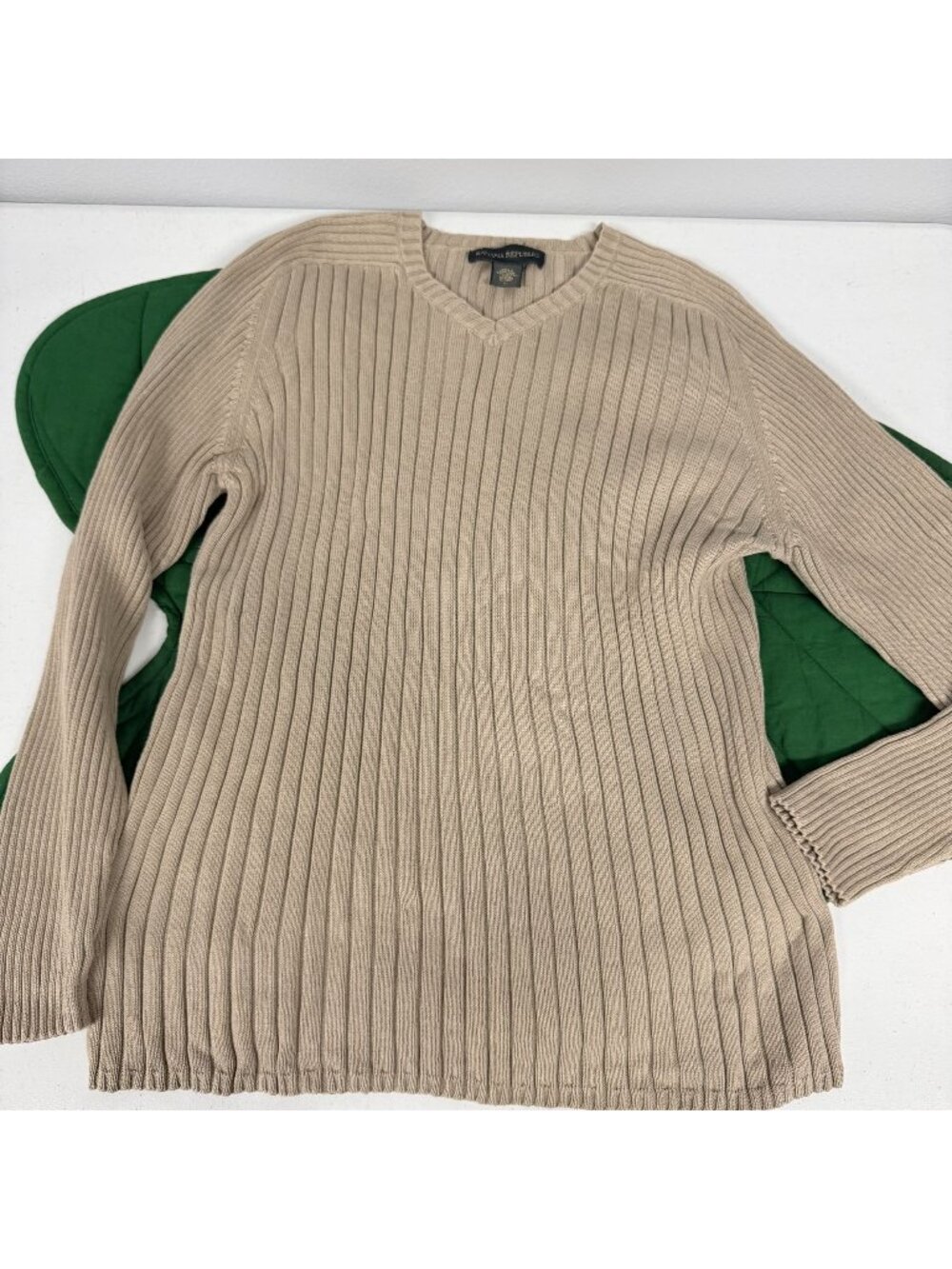 Vintage Y2K Banana Republic Mens Large Tan Ribbed V-Neck Sweater Cotton Preppy